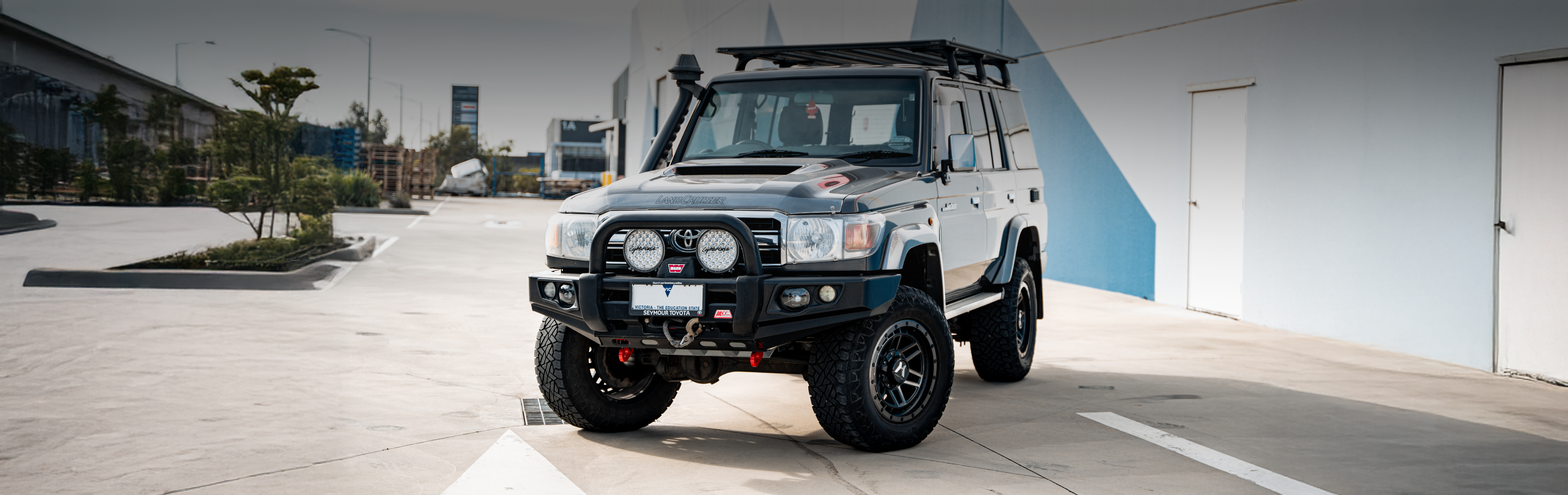 2007-2020Toyota76series desktop banner