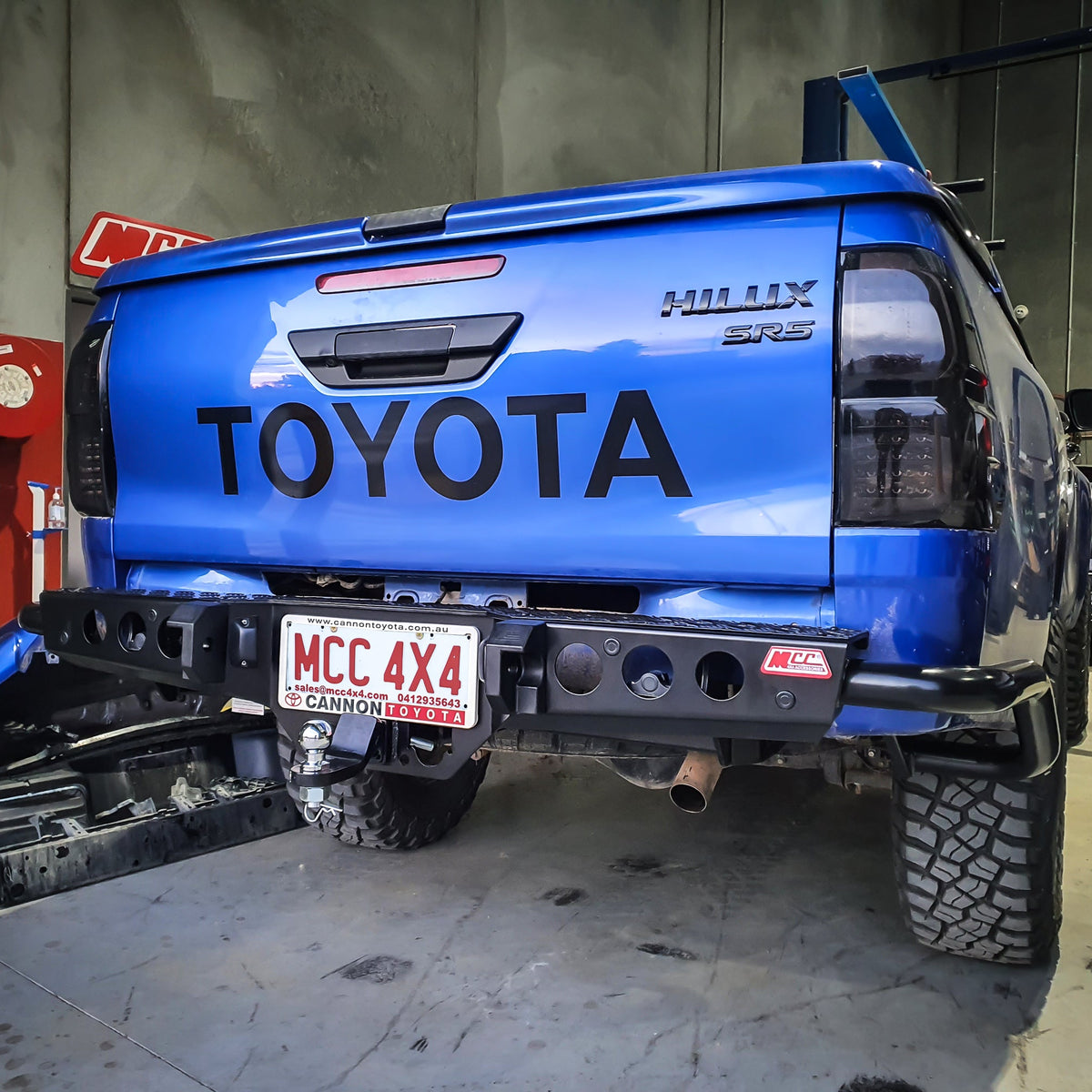Hilux 2016-Current 022-03 Jack Rear Bar with Chrome Step Plate Package ...