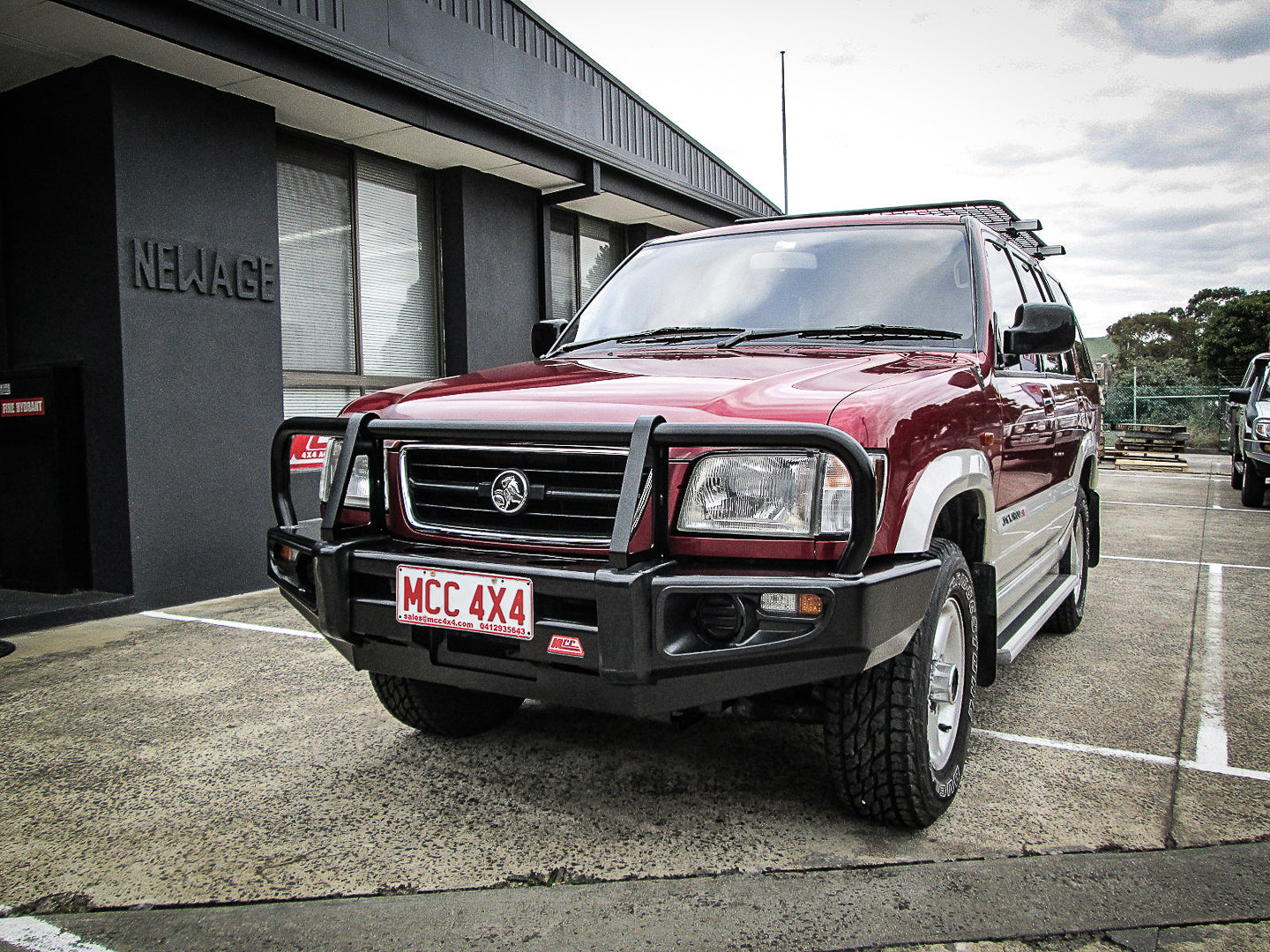 Jackaroo Side View Holden Jackaroo 1992-1998 Falcon Bull Bar – MCC 4x4