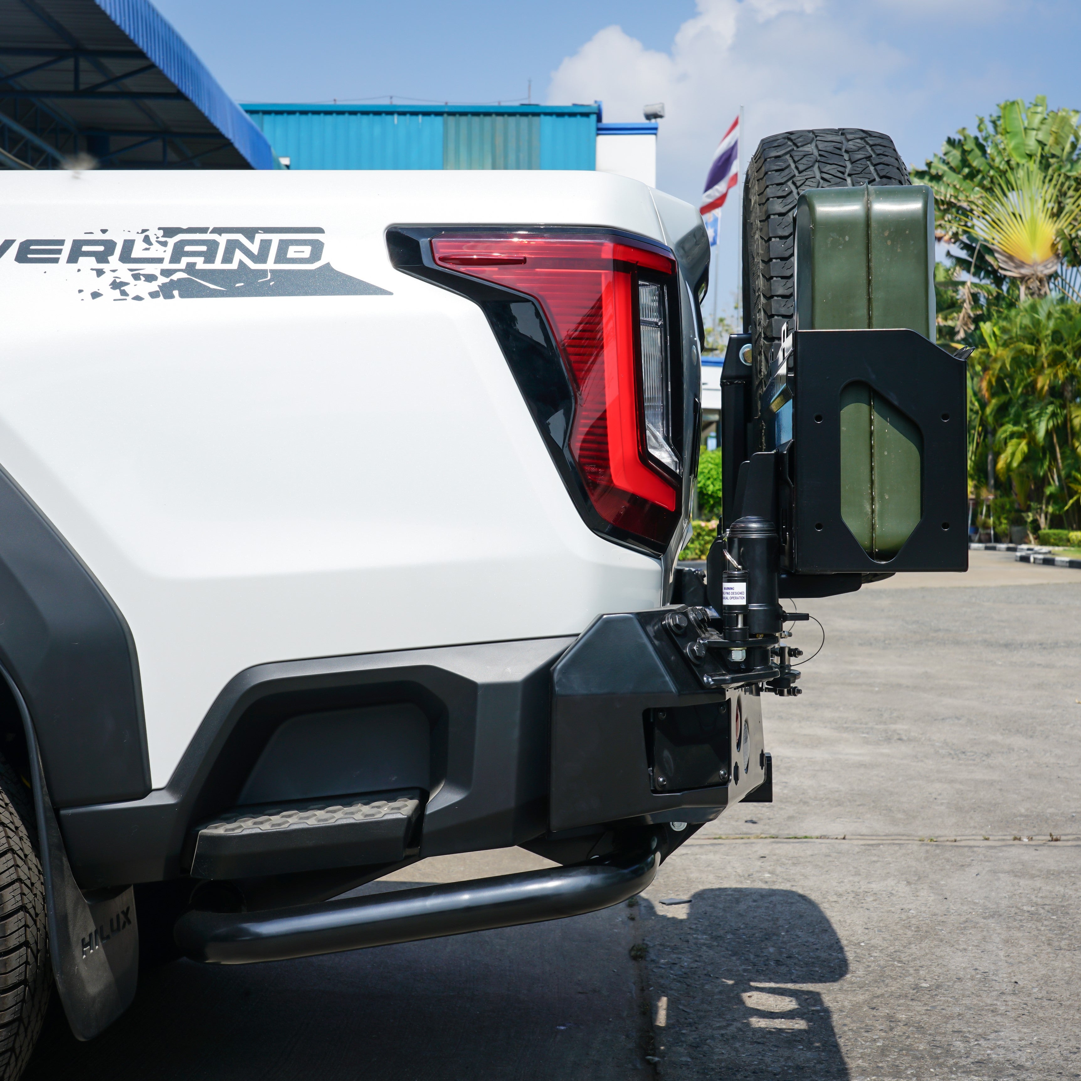Hilux 2026-On (9th Gen) 022-02 Rear Wheel Carrier Double Jerry Can Holder Package