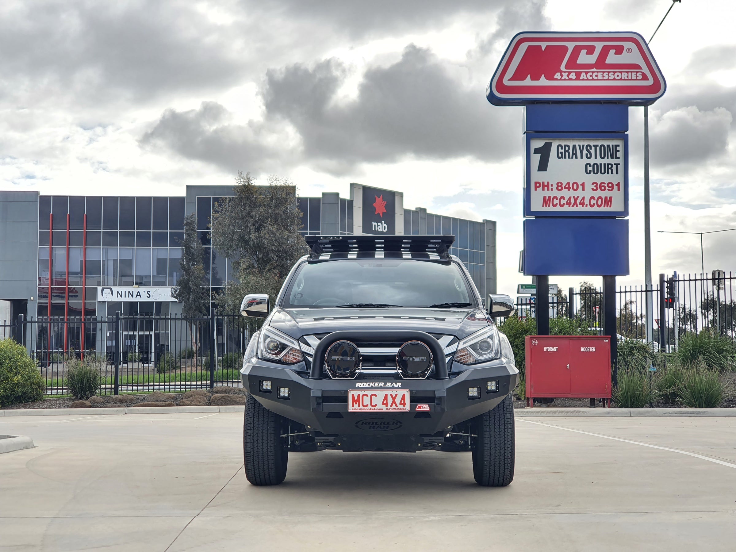 Dmax facelift 2017-2020 078-01SQSBL Rocker Bull Bar Single Sand Black ...