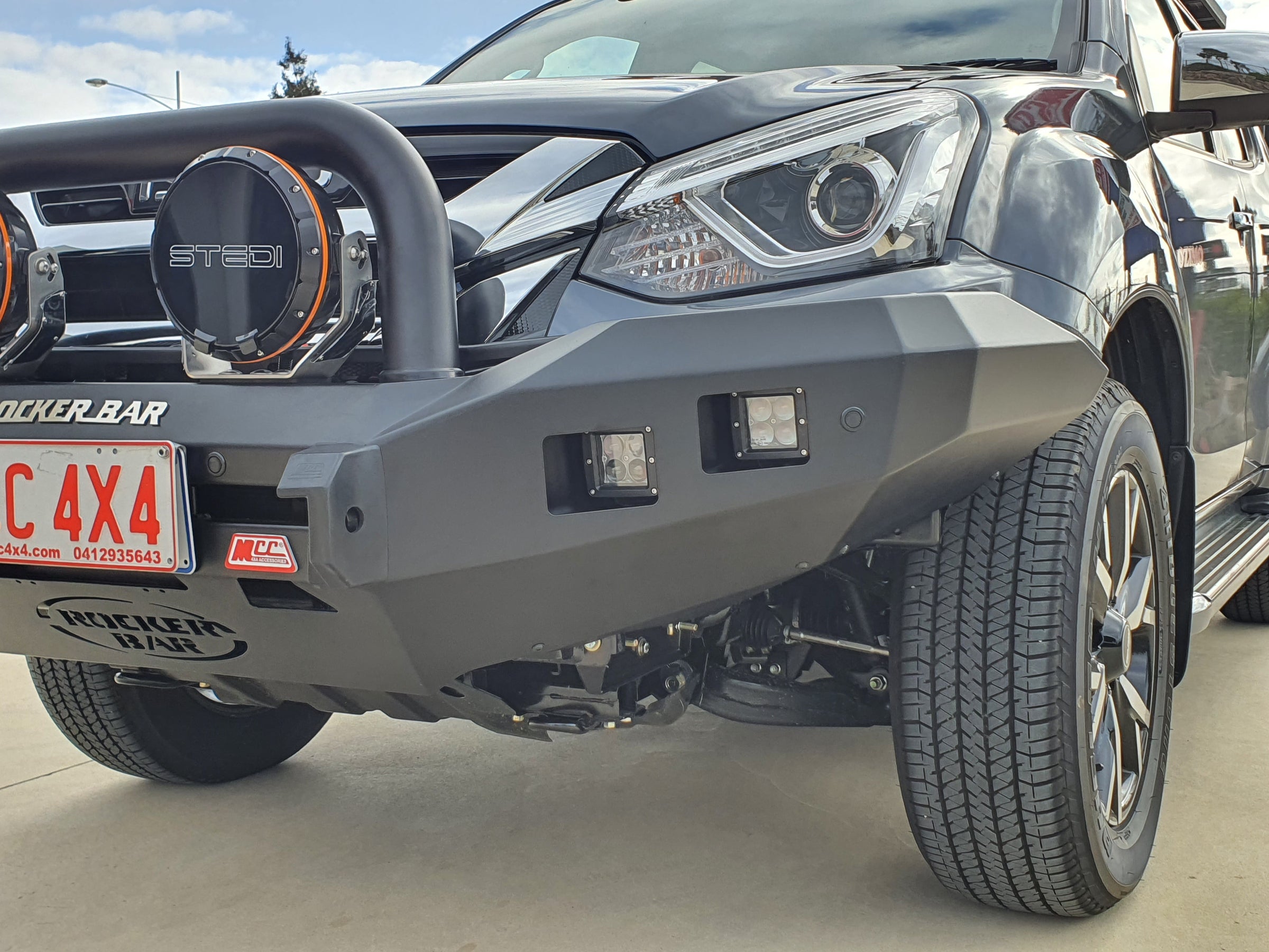 Dmax facelift 2017-2020 078-01SQSBL Rocker Bull Bar Single Sand Black ...