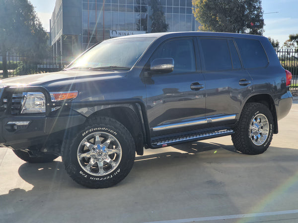 Land Cruiser 200 series 2007-2021  039BSR Side Step and Rail Package (Chrome Step Plate) (60mm Bull Bar) - SKU MCC-01008-039BSR