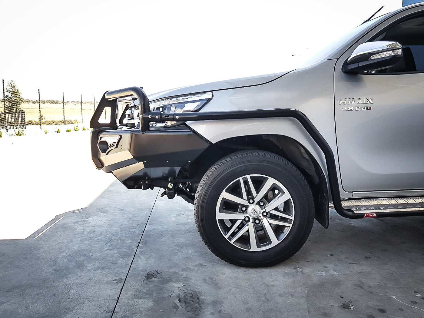 Hilux 2016-Current 039SBSR Side Step and Rail Package (Sand Black) (50 ...