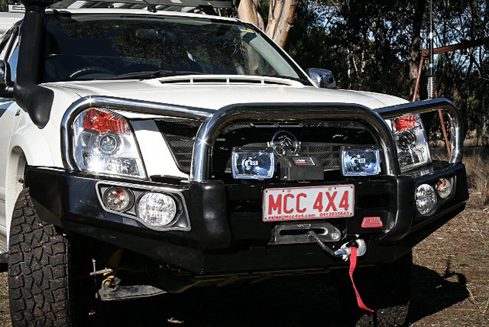 Dmax 2007-2011/ Holden RA7 - 707-01 Falcon Bull Bar Triple Stainless L ...
