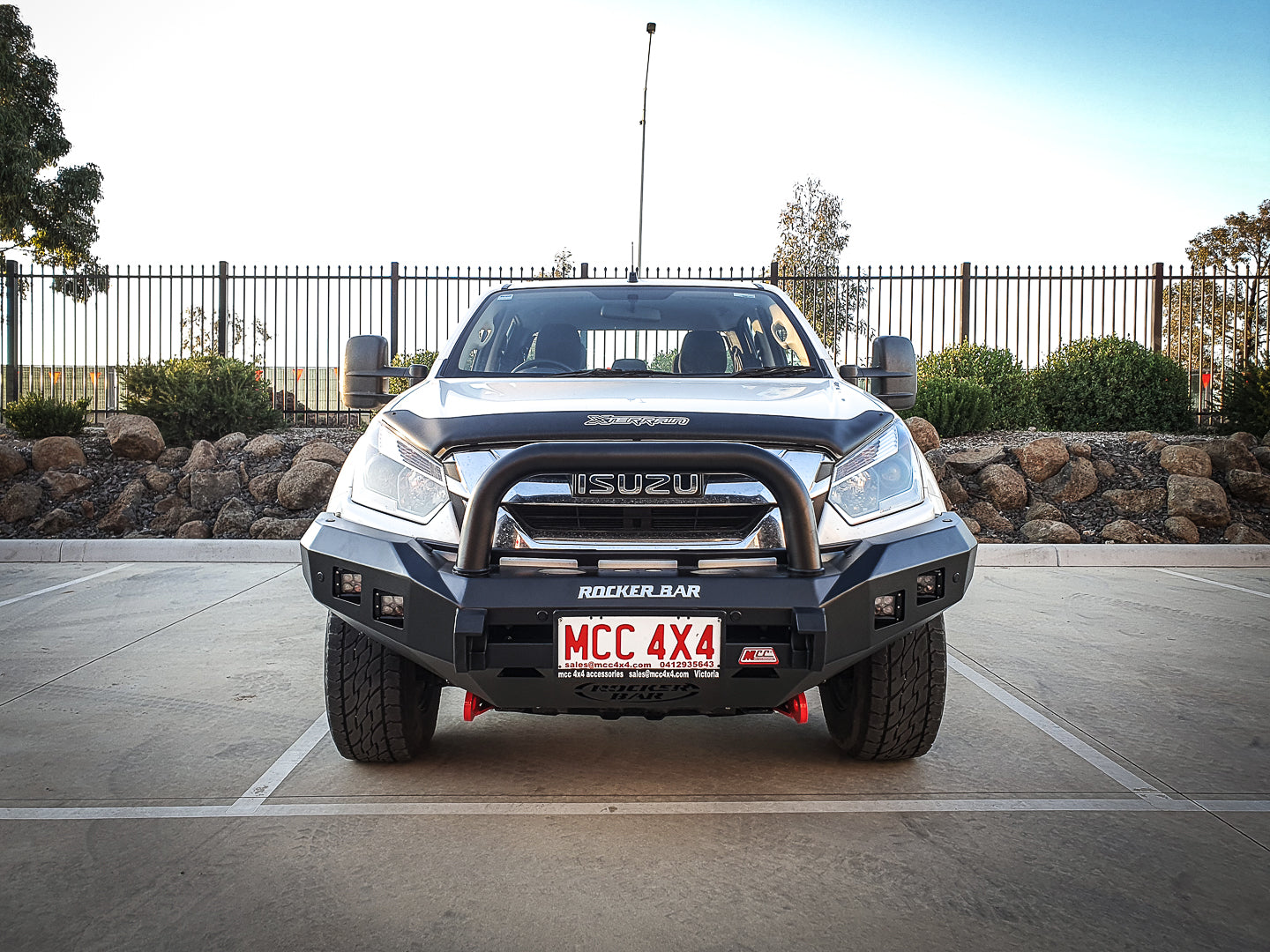Dmax facelift 2017-2020 078-01SQSBL Rocker Bull Bar Single Sand Black ...