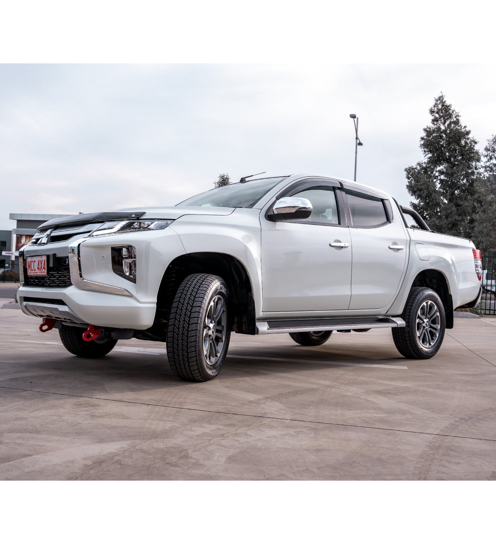 thumbnail image 2 of APO Radiator For Mitsubishi Triton MQ MR & Pajero QE QF 2.4L Turbo Diesel 2015-On – Plastic/Aluminium 2 of 4
