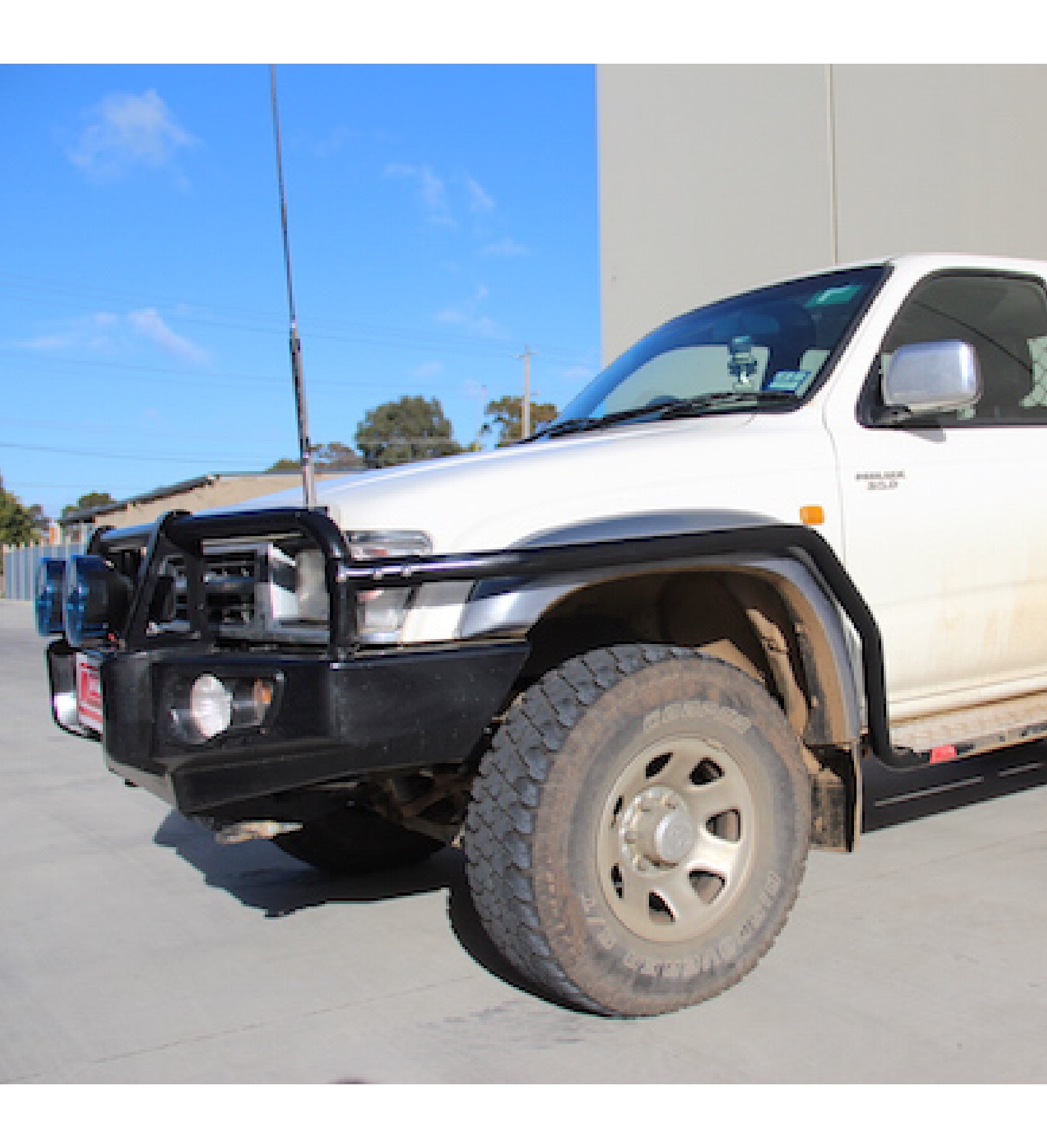 Toyota Hilux 1997 2004 Side Steps and Rail Package Chrome Step Plate MCC 4x4